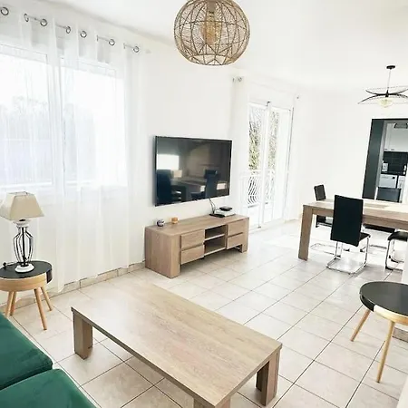 Jolie Maison De Vacances A 度假居 *